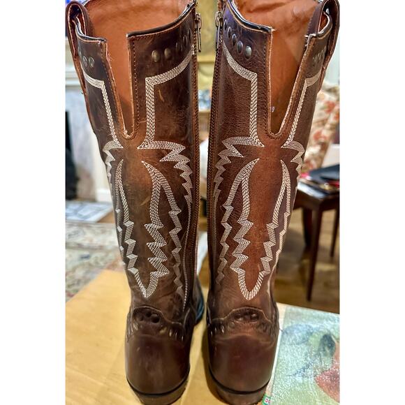NWT 💠 Dan Post “Sadie” Snip Toe Western Boot 4201
Inside Zipper & V-Back Sz 7.5 - Picture 10 of 16